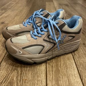 Xelero Matrix 2020 women’s athletic sneaker